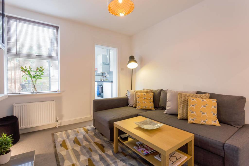 Ashton House - Stylish 2 Bedroom House, Close To Luton Town Center & Airport ภายนอก รูปภาพ